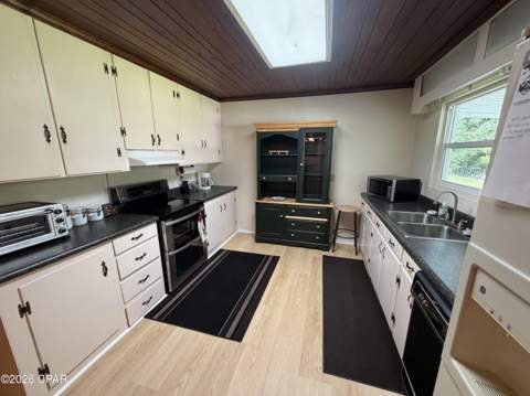 379 Lakepoint Road, Alford FL - photo 13 of 61