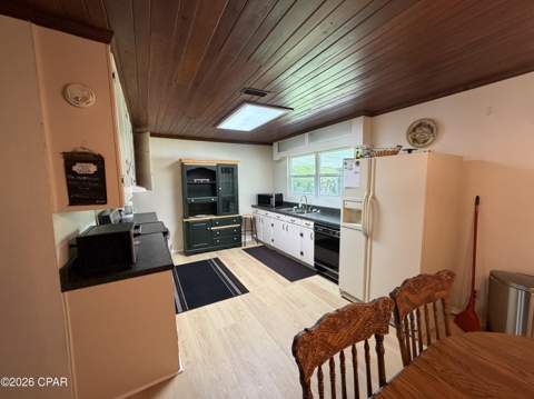 379 Lakepoint Road, Alford FL - photo 14 of 61