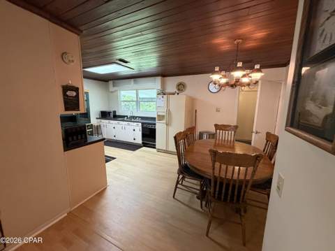 379 Lakepoint Road, Alford FL - photo 15 of 61