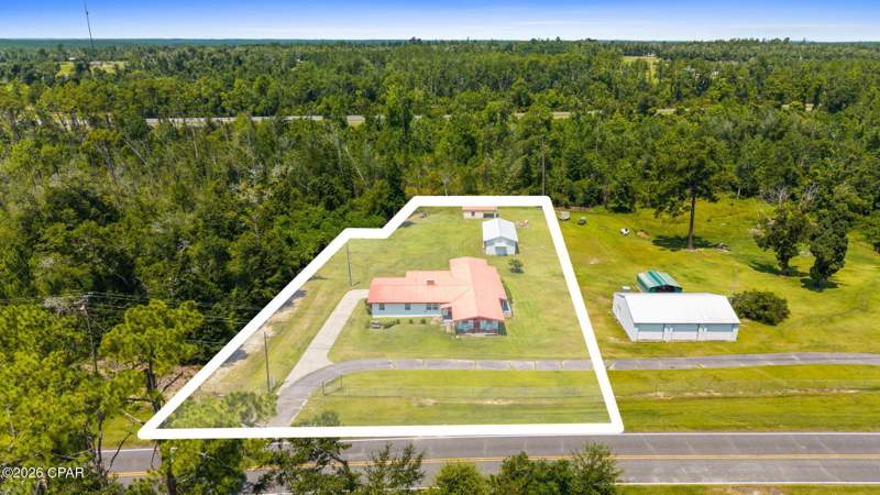 5 bedroom SingleFamilyResidence at 379 Lakepoint Road, Compass Lake, Alford — photo 4