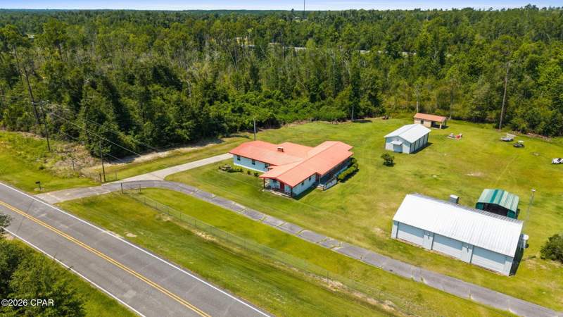 5 bedroom SingleFamilyResidence at 379 Lakepoint Road, Compass Lake, Alford — photo 5