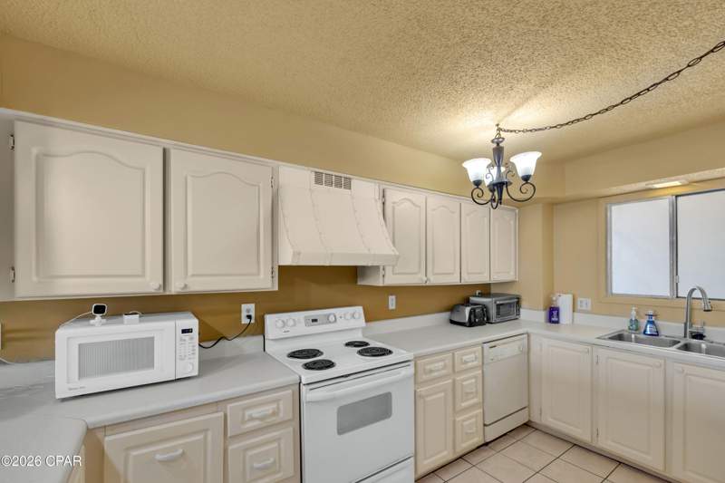 1 bedroom Condominium at 5801 Thomas Drive 1305, Regency Towers, Panama City Beach — photo 4