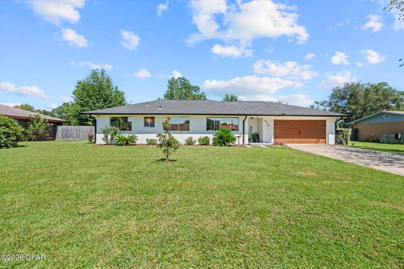 4 bedroom SingleFamilyResidence at 4018 Valencia Court, Venetian Villa, Panama City — photo 1