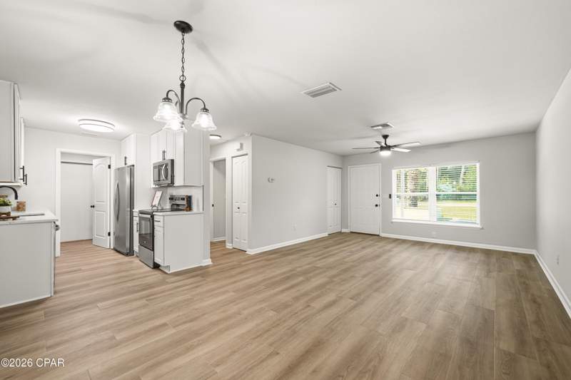 2 bedroom SingleFamilyResidence at 2007 Ambassador Court, Sunny Hills, Chipley — photo 5