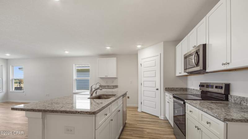 5 bedroom SingleFamilyResidence at 4010 Linwood Drive, Sunny Hills, Chipley — photo 3