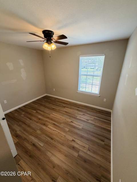 6601 Grande Oak Loop, Grand Ridge FL - photo 11 of 24