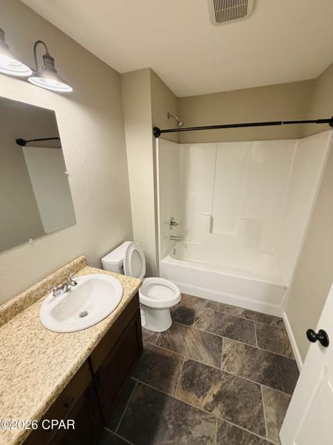 6601 Grande Oak Loop, Grand Ridge FL - photo 13 of 24