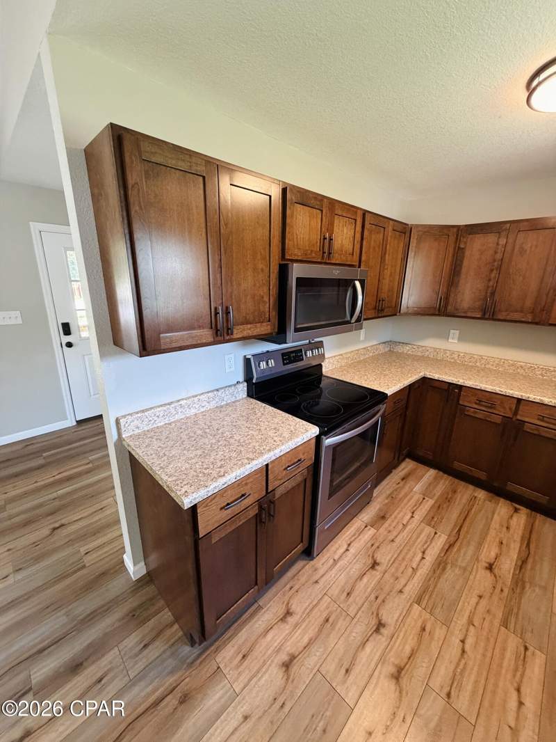 3 bedroom SingleFamilyResidence at 6601 Grande Oak Loop, Grand Ridge, Grand Ridge — photo 5