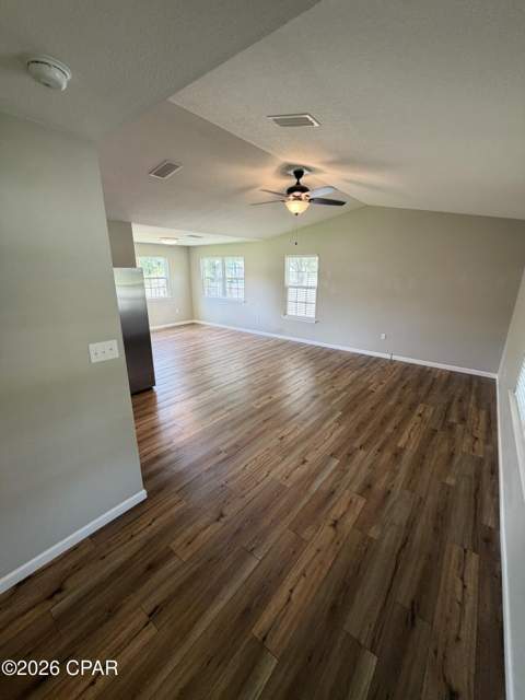 6601 Grande Oak Loop, Grand Ridge FL - photo 7 of 24