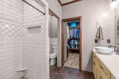 5133 Indian Bluff Drive, Youngstown FL - photo 12 of 85