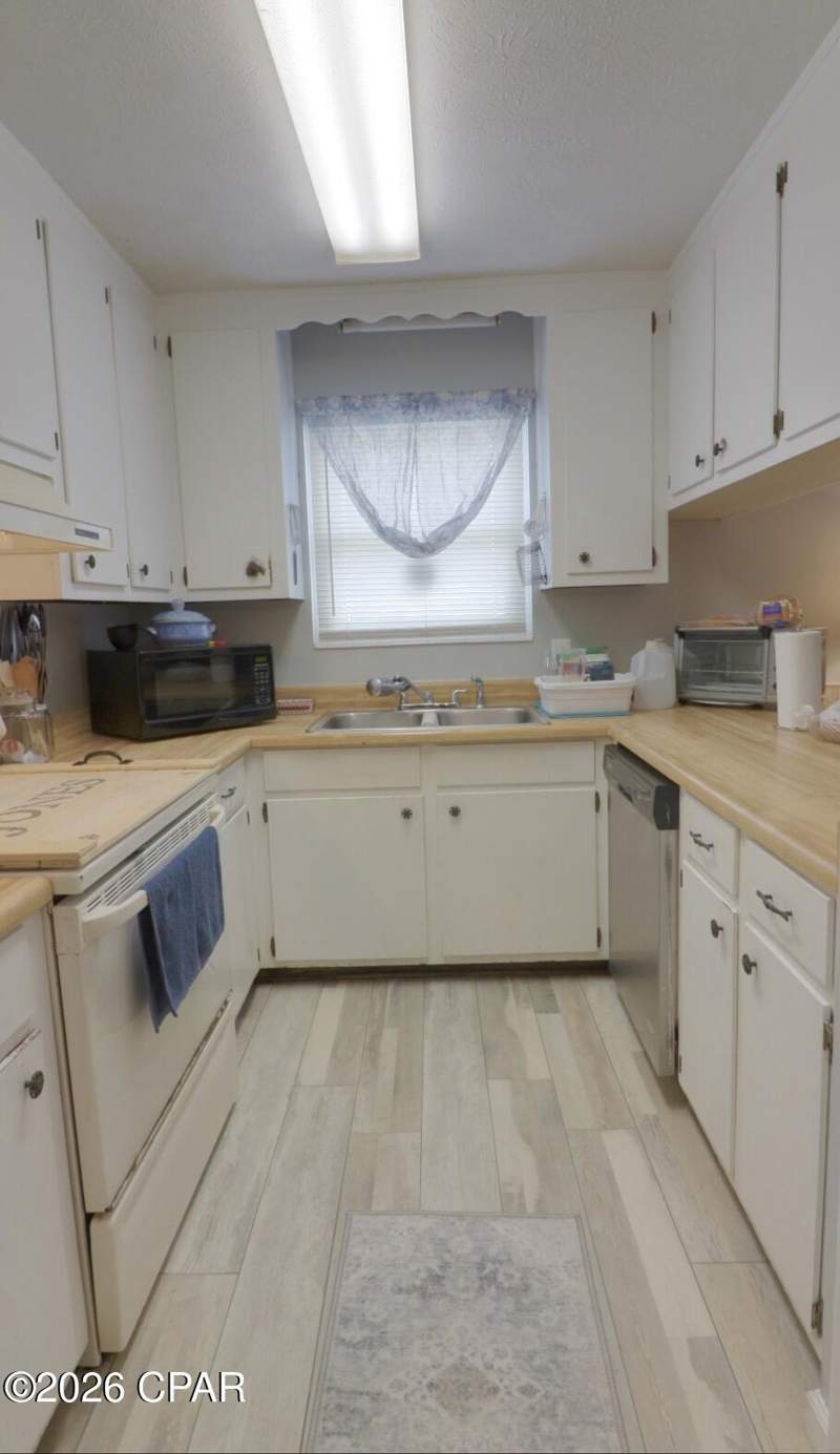 6 bedroom Triplex at 917 Bradford Circle, Lynn Haven, Lynn Haven — photo 4