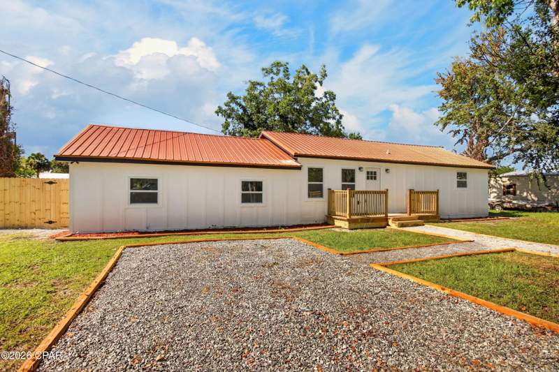 3 bedroom SingleFamilyResidence at 5012 Lake Drive, W H Parker, Panama City — photo 2