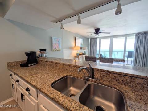 7205 Thomas Drive E1704, Panama City Beach FL - photo 7 of 49
