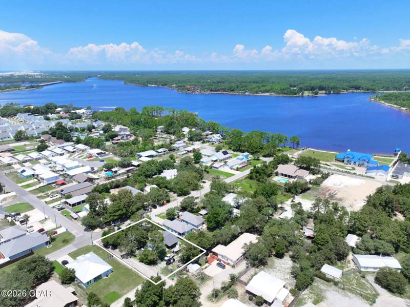 3 bedroom ManufacturedHome at 704 Gulf View Drive, Lake Powell Estates, Panama City Beach — photo 5