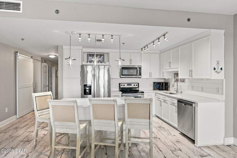 3 bedroom Condominium at 9902 S Thomas Drive 1833, Laketown Wharf, Panama City — photo 2