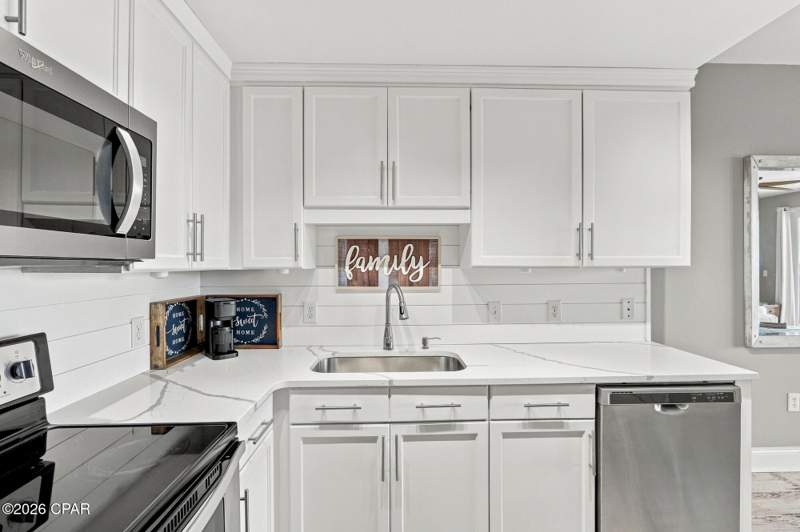3 bedroom Condominium at 9902 S Thomas Drive 1833, Laketown Wharf, Panama City — photo 3