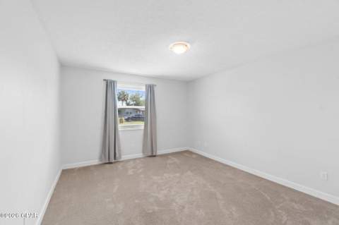136 Derby Woods Drive, Lynn Haven FL - photo 18 of 27