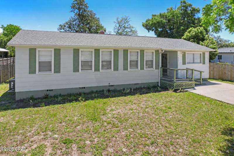 4 bedroom SingleFamilyResidence at 1402 Arthur Avenue, Hursts Replat, Panama City — photo 2