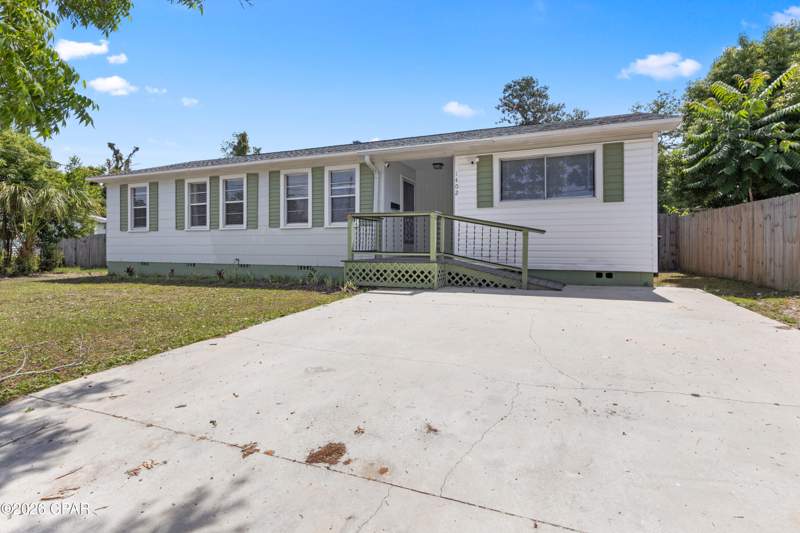4 bedroom SingleFamilyResidence at 1402 Arthur Avenue, Hursts Replat, Panama City — photo 3