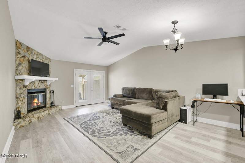 3 bedroom Attached at 5119 Marla Drive, Parker, Panama City — photo 2