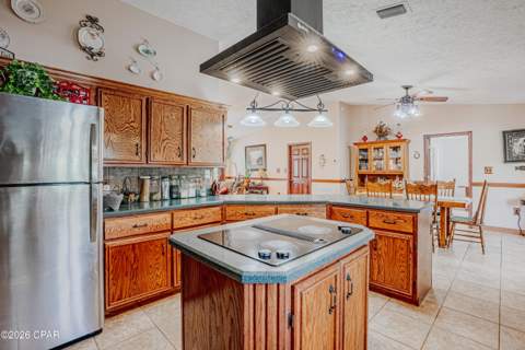 9107 Sunshine Drive, Youngstown FL - photo 10 of 30