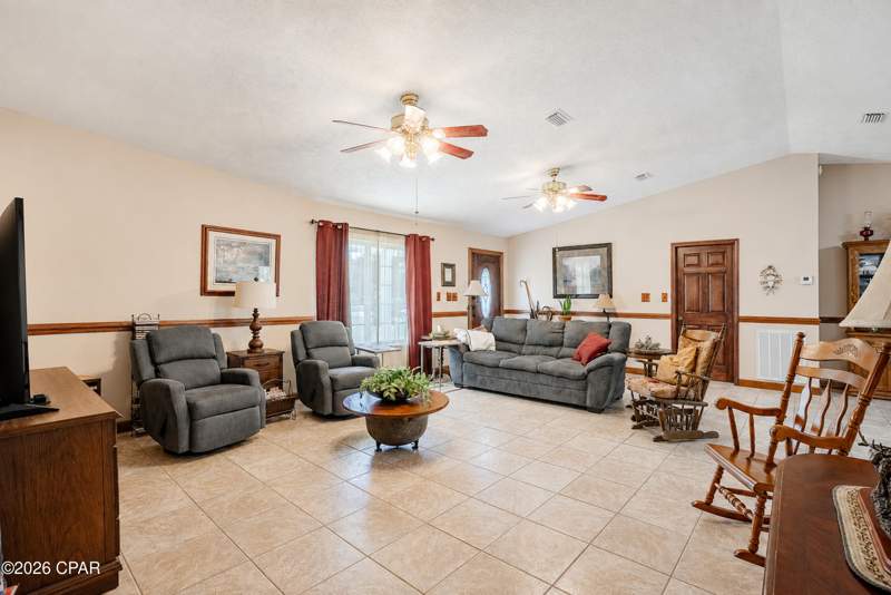3 bedroom SingleFamilyResidence at 9107 Sunshine Drive, Youngstown Plat, Youngstown — photo 3