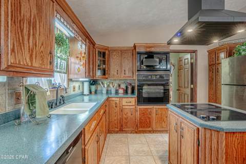 9107 Sunshine Drive, Youngstown FL - photo 9 of 30