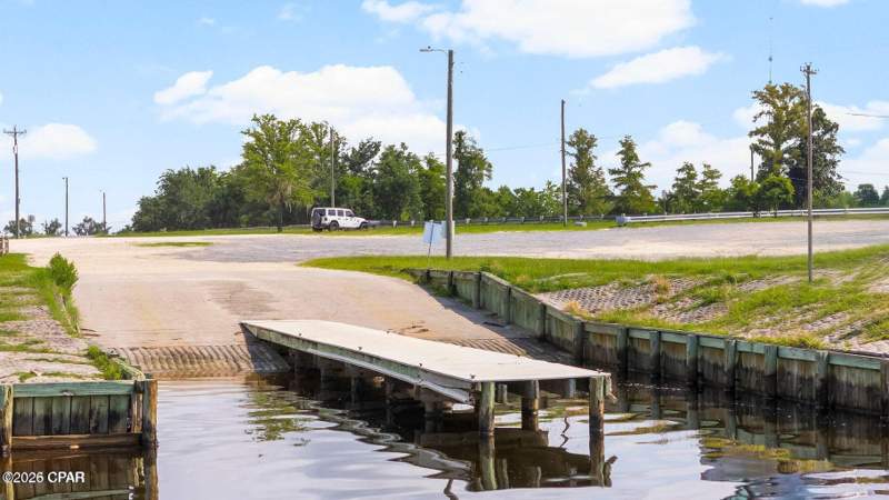 5 bedroom SingleFamilyResidence at 7217 Shady Oak Way, Hodges Bayou Plantation 1, Panama City — photo 4