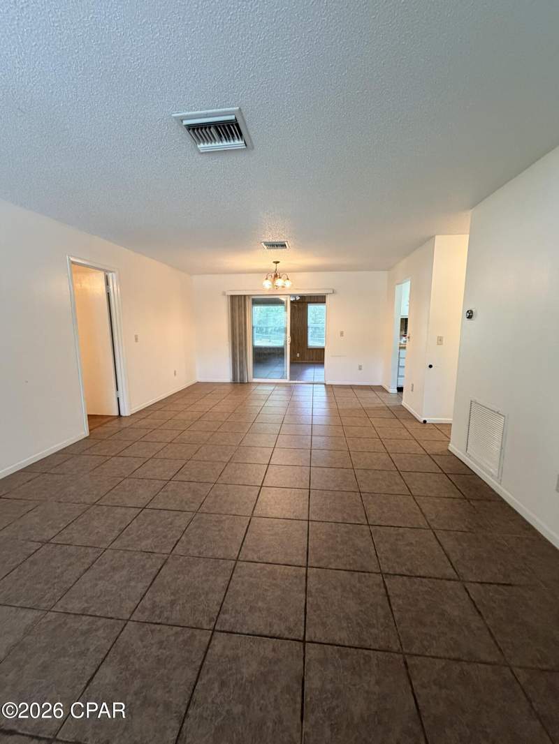 2 bedroom SingleFamilyResidence at 1995 Ambassador Court, Sunny Hills, Chipley — photo 2