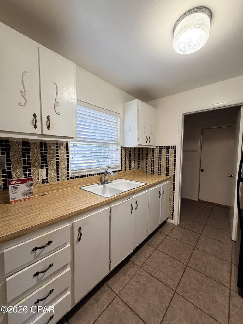2 bedroom SingleFamilyResidence at 1995 Ambassador Court, Sunny Hills, Chipley — photo 5