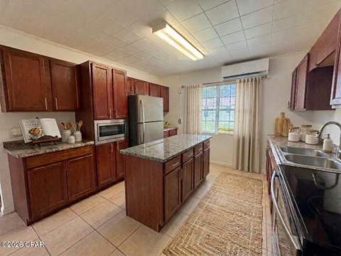 6920 Florida Street, Grand Ridge FL - photo 14 of 43