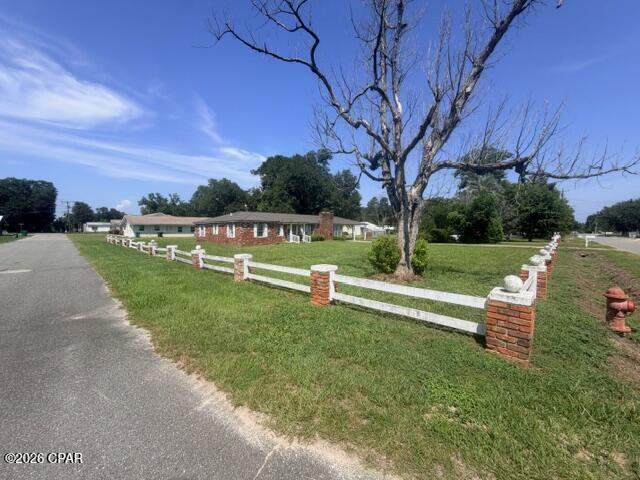 4 bedroom SingleFamilyResidence at 6920 Florida Street, Grand Ridge, Grand Ridge — photo 3