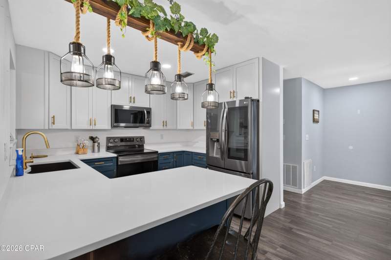 2 bedroom SingleFamilyResidence at 4533 Hancock Court, Sunny Hills, Chipley — photo 3