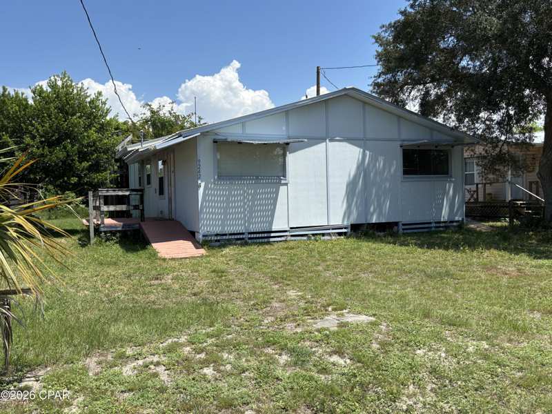2 bedroom SingleFamilyResidence at 9242 Cockles Avenue, Beacon Hill, Port St Joe — photo 1