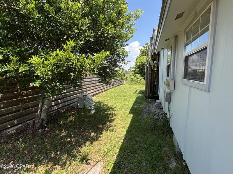 2 bedroom SingleFamilyResidence at 9242 Cockles Avenue, Beacon Hill, Port St Joe — photo 4