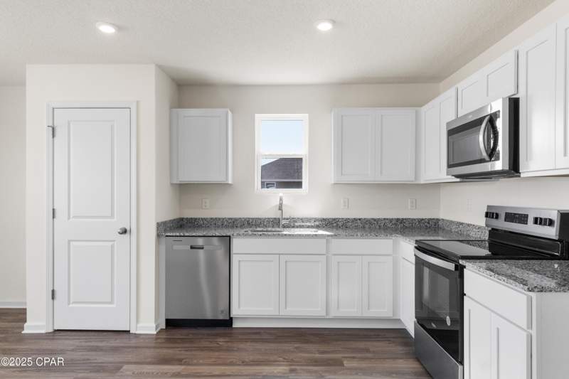 3 bedroom SingleFamilyResidence at 1621 Richmond Street, Sunny Hills, Chipley — photo 3