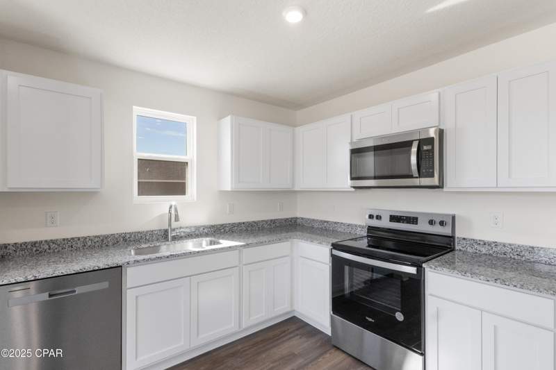 3 bedroom SingleFamilyResidence at 1621 Richmond Street, Sunny Hills, Chipley — photo 5
