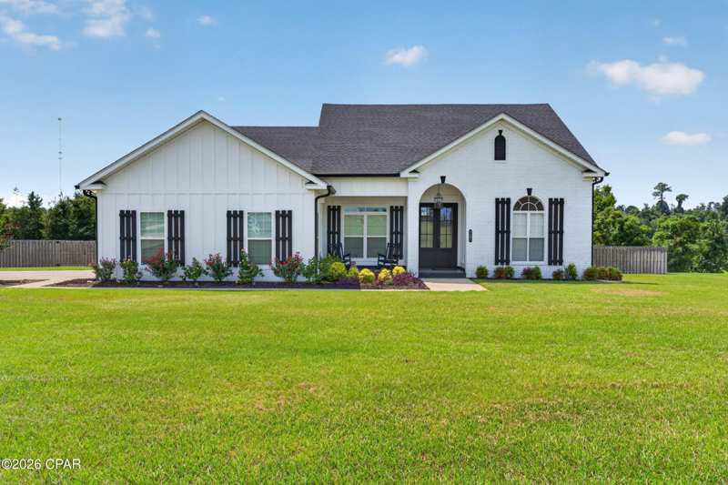 4 bedroom SingleFamilyResidence at 2901 Chase Way, Spring Chase, Marianna — photo 1