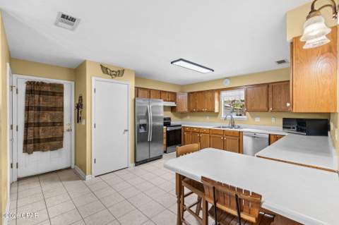 4152 Leisure Lakes Drive, Chipley FL - photo 14 of 52