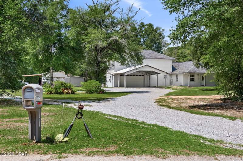 4 bedroom SingleFamilyResidence at 4152 Leisure Lakes Drive, Leisure Lakes, Chipley — photo 3