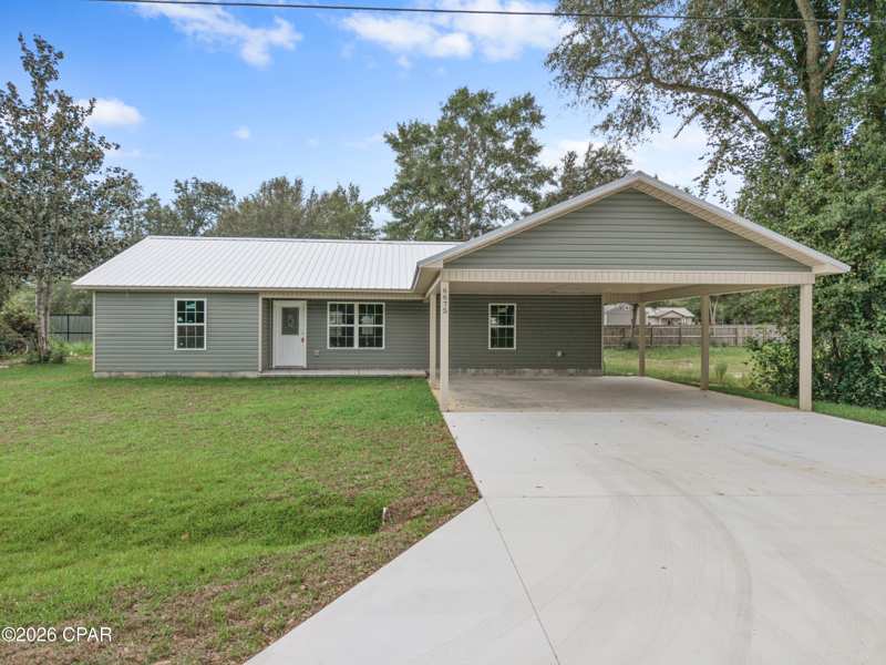 3 bedroom SingleFamilyResidence at 6675 Grande Oak Loop, Grand Ridge, Grand Ridge — photo 1