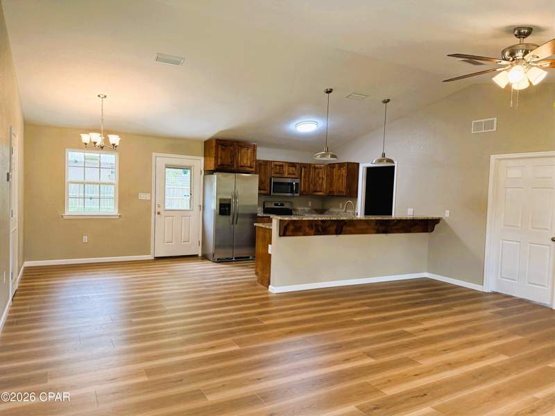 3 bedroom SingleFamilyResidence at 6675 Grande Oak Loop, Grand Ridge, Grand Ridge — photo 5