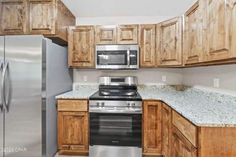 6675 Grande Oak Loop, Grand Ridge FL - photo 8 of 24