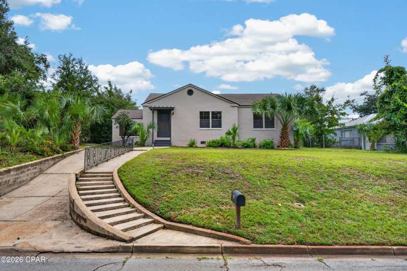 4 bedroom SingleFamilyResidence at 312 N Cove Boulevard, Sudduths 1st Add, Panama City — photo 1