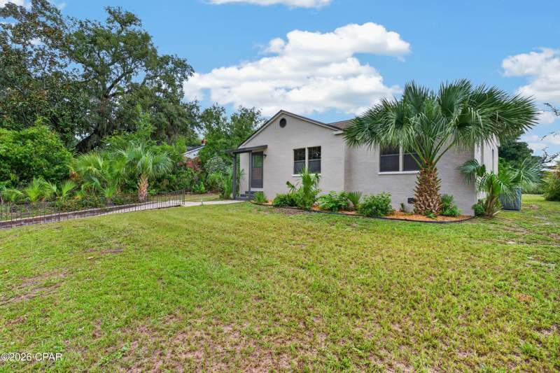4 bedroom SingleFamilyResidence at 312 N Cove Boulevard, Sudduths 1st Add, Panama City — photo 2