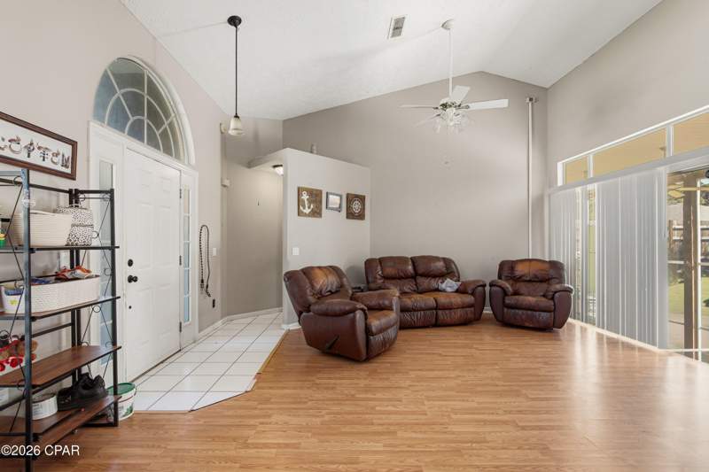3 bedroom SingleFamilyResidence at 209 Hidden Pines Drive, Hidden Pines Phase I, Panama City — photo 4