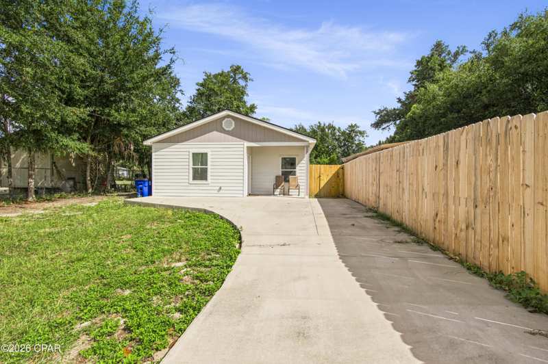 3 bedroom SingleFamilyResidence at 1003 E 8th Street, Glenwood Addition, Panama City — photo 1