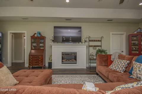 9135 Sunshine Drive, Youngstown FL - photo 15 of 90