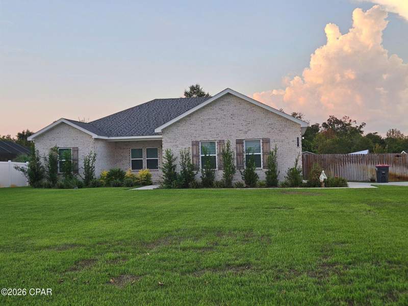 4 bedroom SingleFamilyResidence at 9135 Sunshine Drive, Indian Bluff Estates Unit 1, Youngstown — photo 2