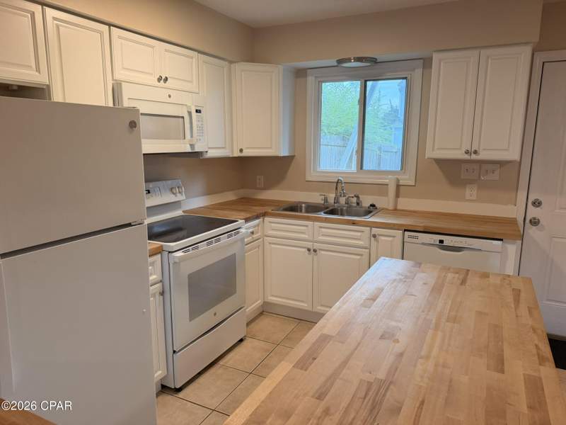 2 bedroom Attached at 3119 Debra Boulevard, Highland City, Panama City — photo 5